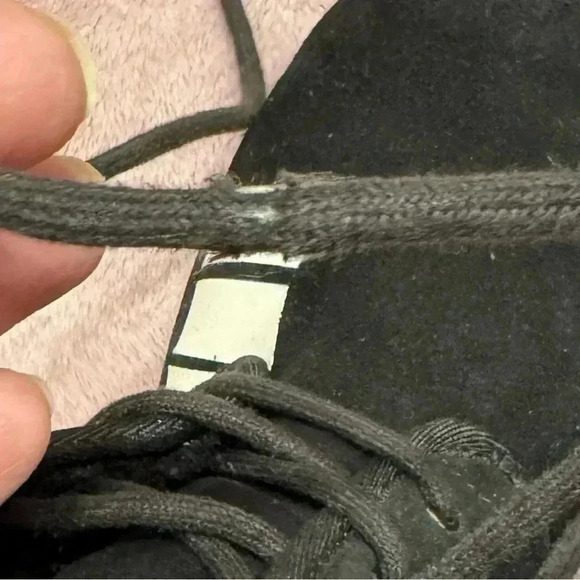 UGG Kid’s Neumel Chopd Classic Lace Up Suede Boot in Black - Big Kids 4 - Picture 10 of 16